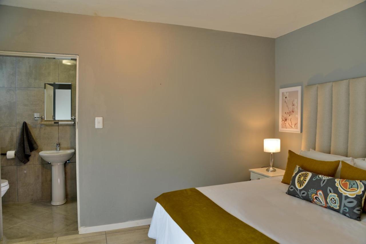 The Shore House Hartbeespoort Esterno foto